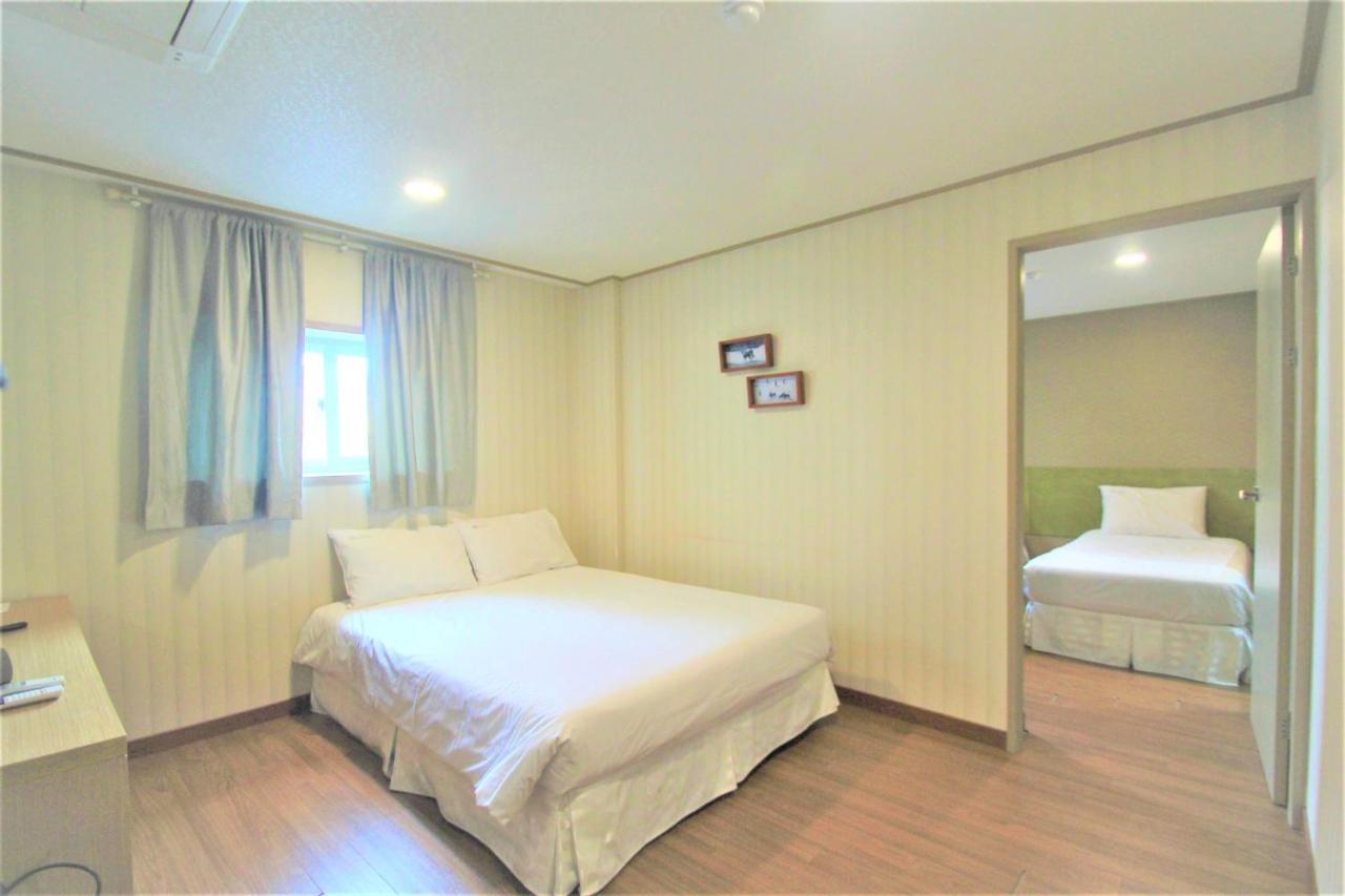 Pine Hill Hotel Seogwipo Zewnętrze zdjęcie