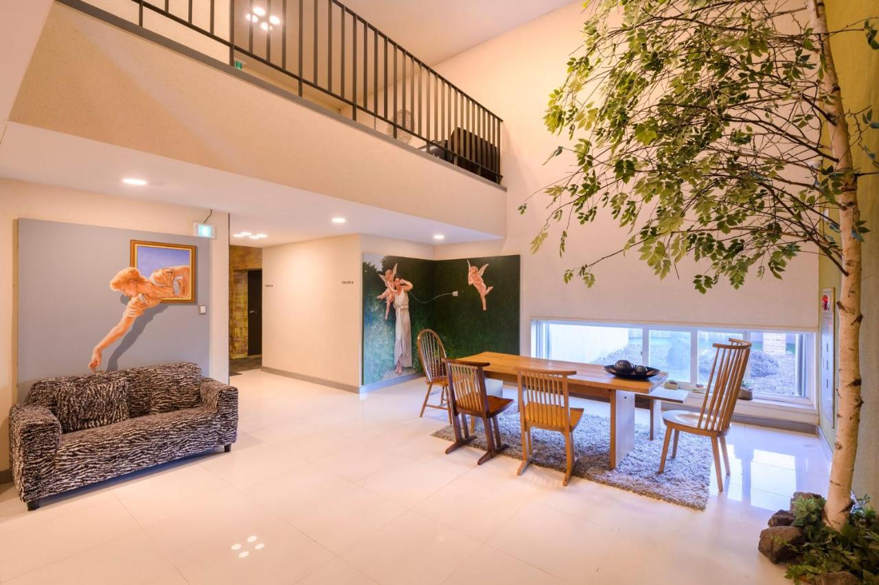 Pine Hill Hotel Seogwipo Zewnętrze zdjęcie