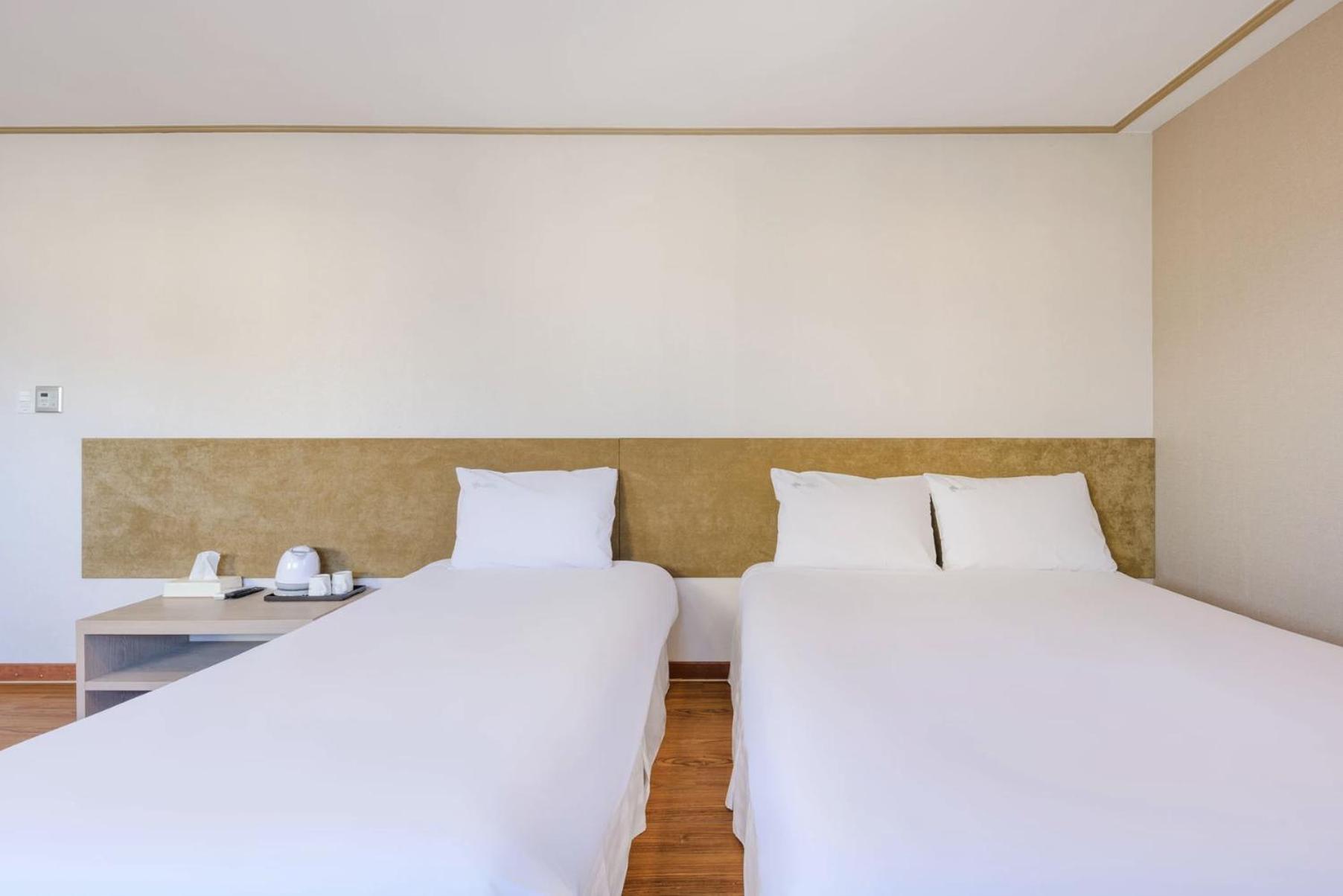 Pine Hill Hotel Seogwipo Zewnętrze zdjęcie