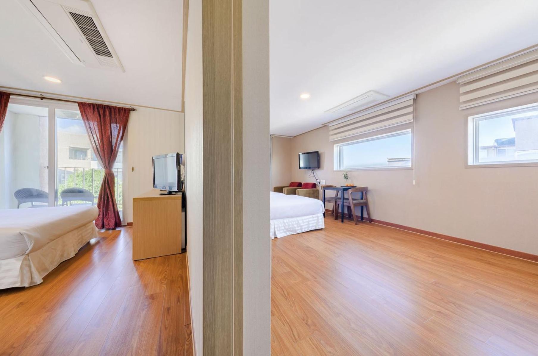 Pine Hill Hotel Seogwipo Zewnętrze zdjęcie