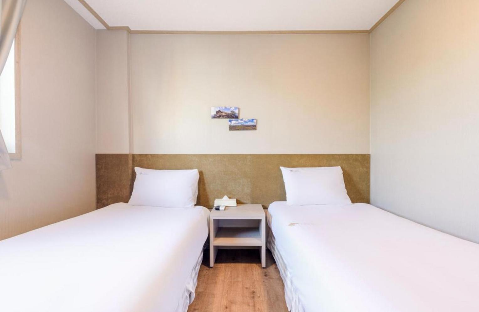 Pine Hill Hotel Seogwipo Zewnętrze zdjęcie